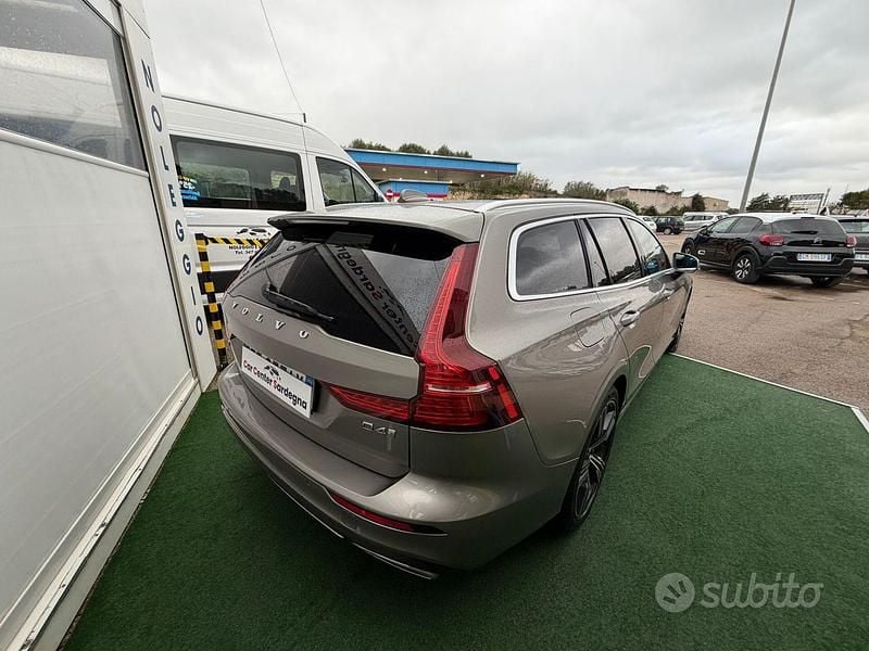 Usata Volvo V60 Inscription 190 CV (139 kW) 2020 Grigio Station wagon