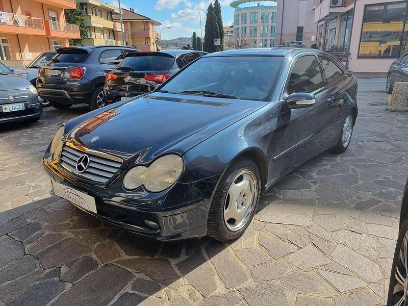 Usata Mercedes C220 143 CV (105 kW) 2002 Nero Coupé