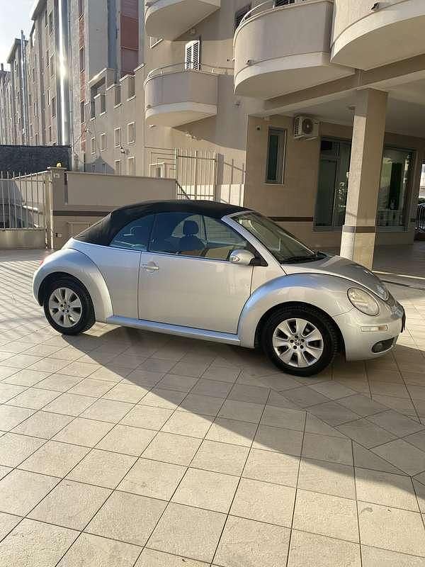 Usata VW New Beetle 105 CV (77 kW) 2007 Utilitaria