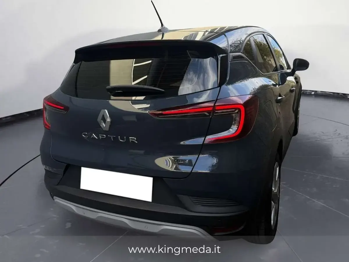 Usata Renault Captur Equilibre 143 CV (105 kW) 2023 Blu/azzurro SUV