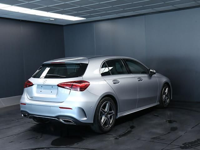Usata Mercedes A180 AMG line 136 CV (100 kW) 2025 Argento Berlina