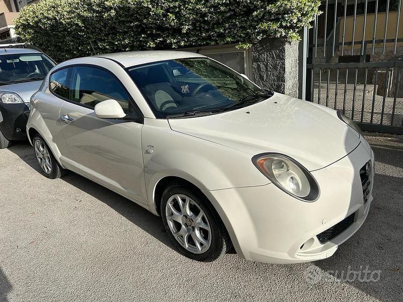 Usata 2010 Alfa Romeo MiTo Due volumi | 2700 € (Buon prezzo) - Immagine 1/4