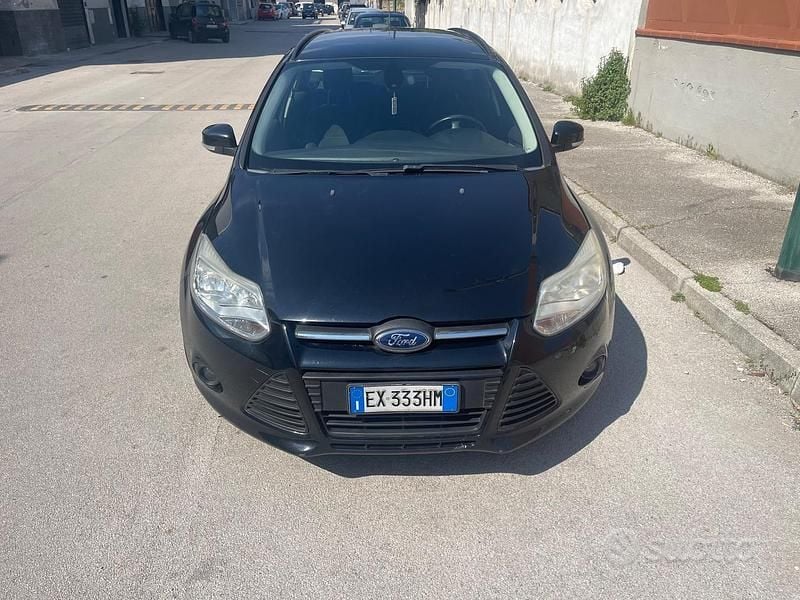 Usata Ford Focus 120 CV (88 kW) 2014 Nero Station wagon