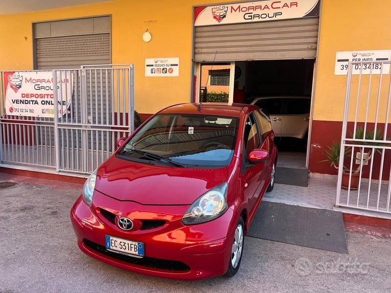 Usata Toyota Aygo Connect Style 68 CV (50 kW) 2010 Rosso Utilitaria