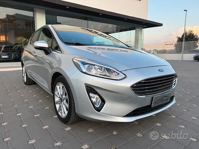 Second-hand Ford Fiesta Titanium 86 CP (63 kW) 2017 Gri Berlinǎ