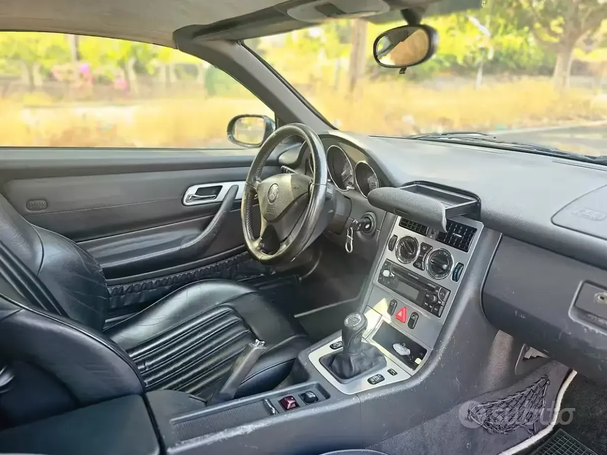 Usata Mercedes SLK200 163 CV (119 kW) 2005 Nero Cabrio