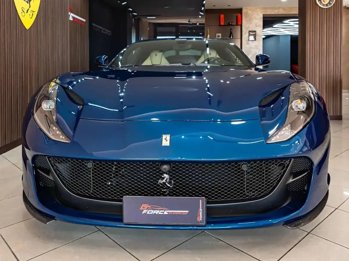 Usata Ferrari 812 799 CV (587 kW) 2018 Blu abu dhabi 526 Coupé