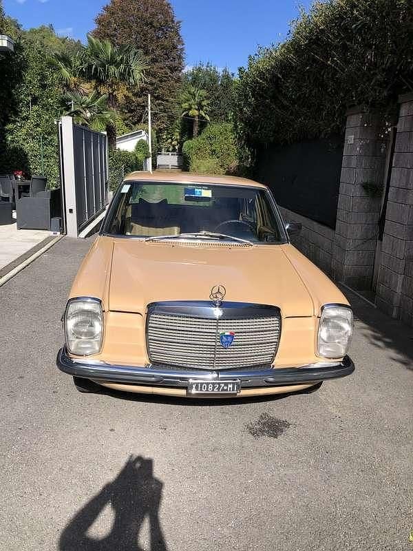 Usata Mercedes W115 109 CV (80 kW) 1975 Beige Berlina
