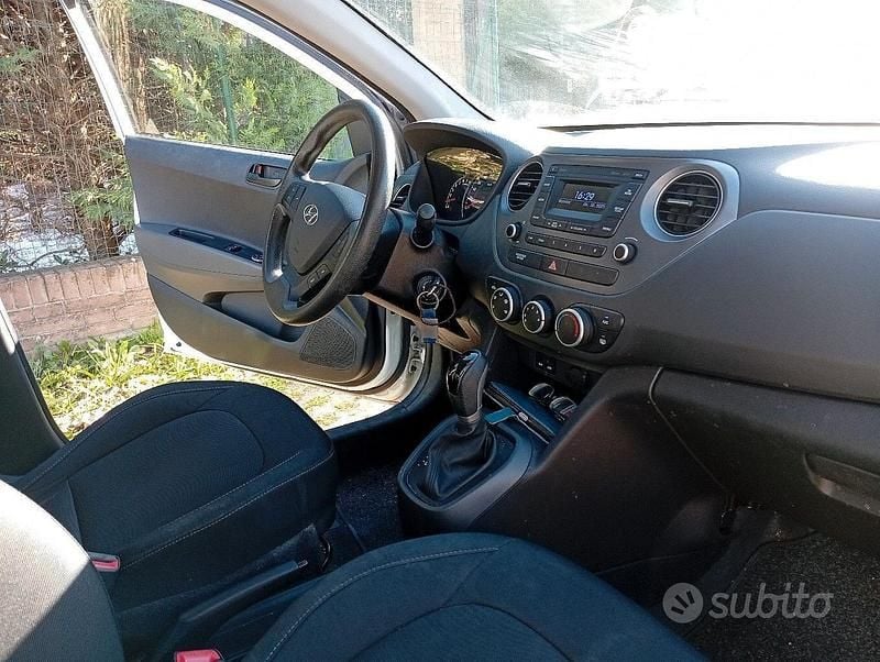 Usata Hyundai i10 67 CV (49 kW) 2019 Bianco Utilitaria