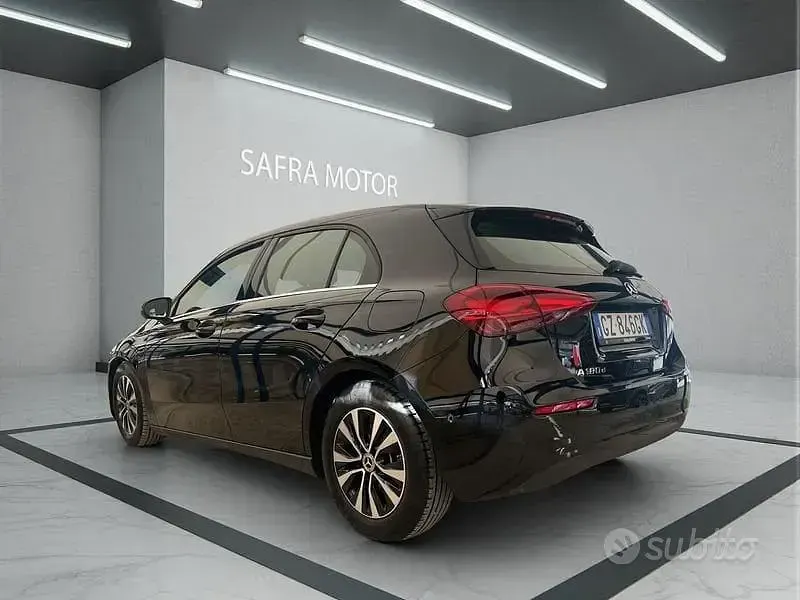 Usata Mercedes A180 Advanced 116 CV (85 kW) 2025 Nero Berlina