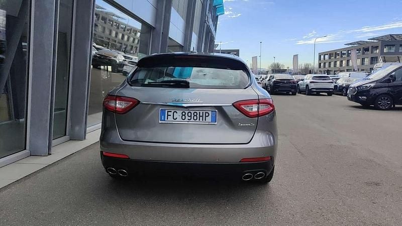 Usata Maserati Levante 250 CV (183 kW) 2016 Grigio SUV