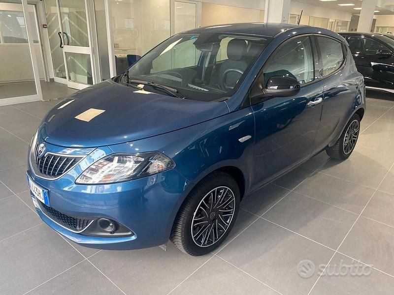 Usata Lancia Ypsilon Gold 69 CV (50 kW) 2021 Other Utilitaria