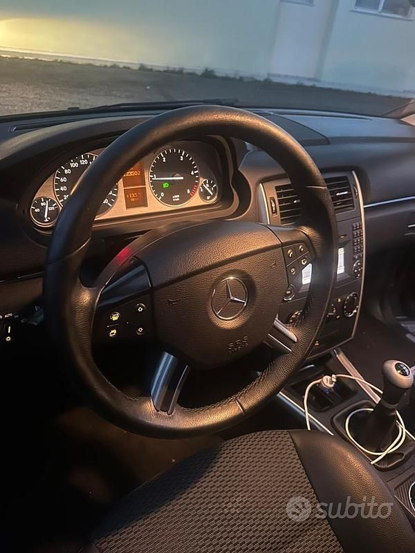 Begagnad Mercedes B200 140 HK (102 kW) 2009 Grå Minibuss