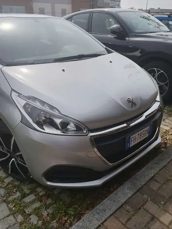 Usata Peugeot 208 Active 75 CV (55 kW) 2017 Utilitaria