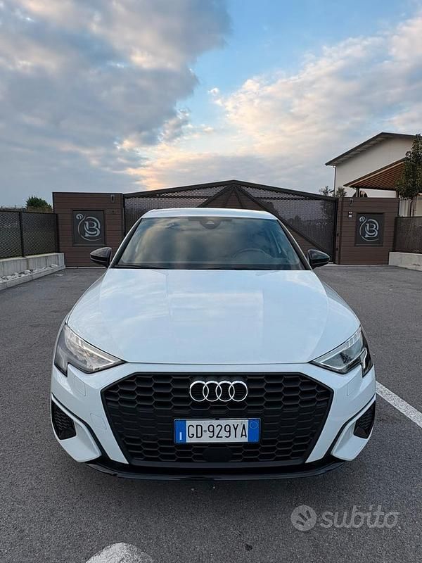 Usata Audi A3 Sportback e-tron Ambiente 110 CV (80 kW) 2021 Bianco Utilitaria