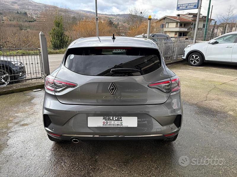 Usata Renault Clio V Techno 91 CV (66 kW) 2025 Grigio Berlina