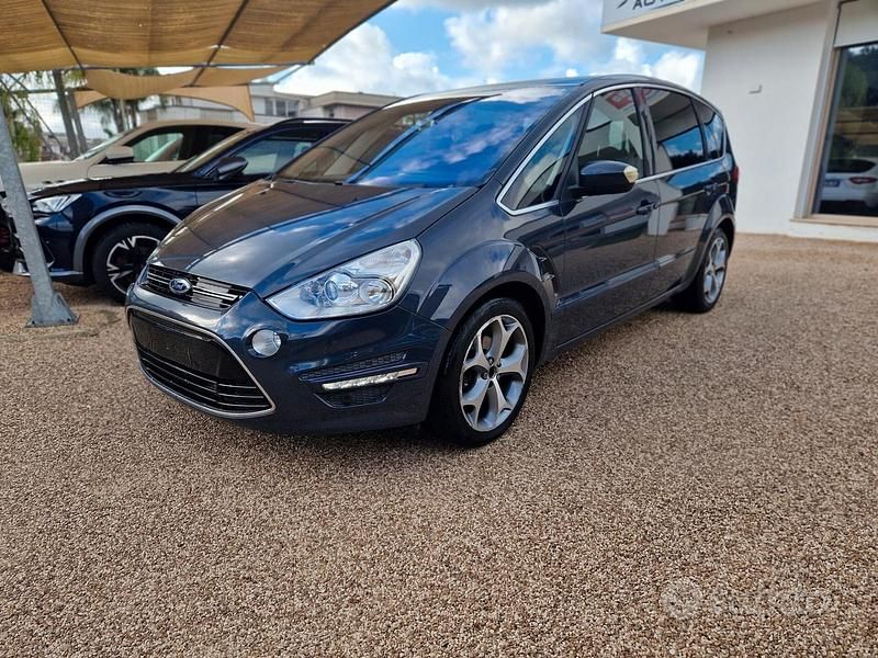 Usata Ford S-MAX Titanium 163 CV (119 kW) 2012 Blu Monovolume