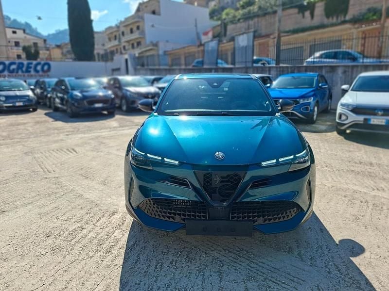 Käytetty Alfa Romeo Junior Edizione Speciale 136 HP (100 kW) 2024 Vihreä Katumaasturi