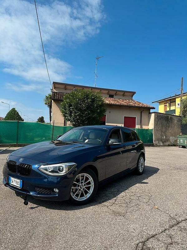 Usata BMW 118 143 CV (105 kW) 2014 Blu Utilitaria