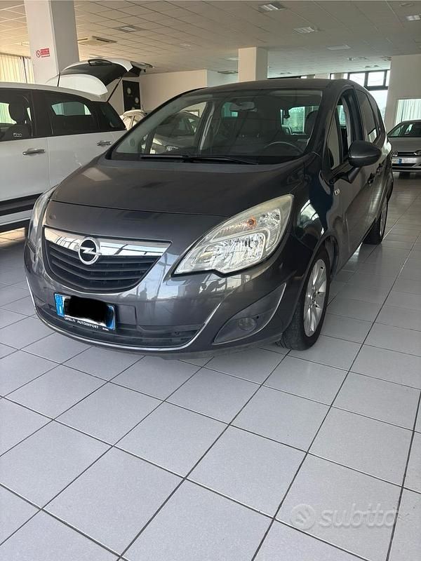 Usata Opel Meriva Cosmo 95 CV (69 kW) 2011 Grigio Monovolume