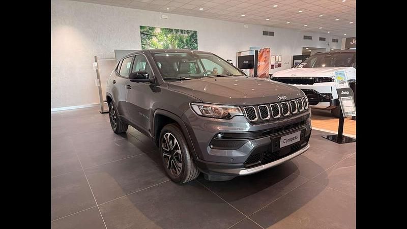 Nuova Jeep Compass Altitude 131 CV (96 kW) 2026 Graphite grey SUV