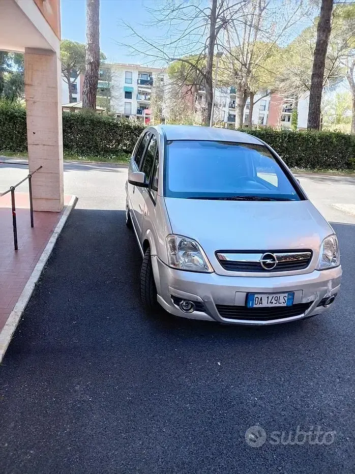 Usata Opel Meriva 101 CV (74 kW) 2006 Grigio Monovolume