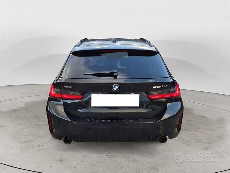 Usata BMW 320e M Sport 190 CV (139 kW) 2025 Nero Station wagon
