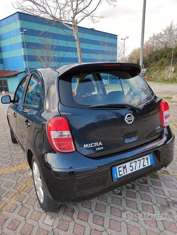 Usata Nissan Micra Acenta 98 CV (72 kW) 2012 Nero Utilitaria