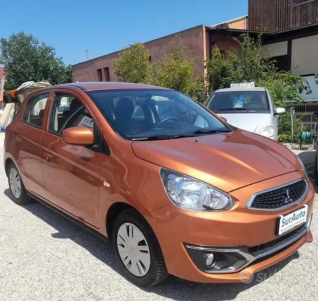Usata Mitsubishi Space Star Diamant Edition 71 CV (52 kW) 2019 Arancione Utilitaria