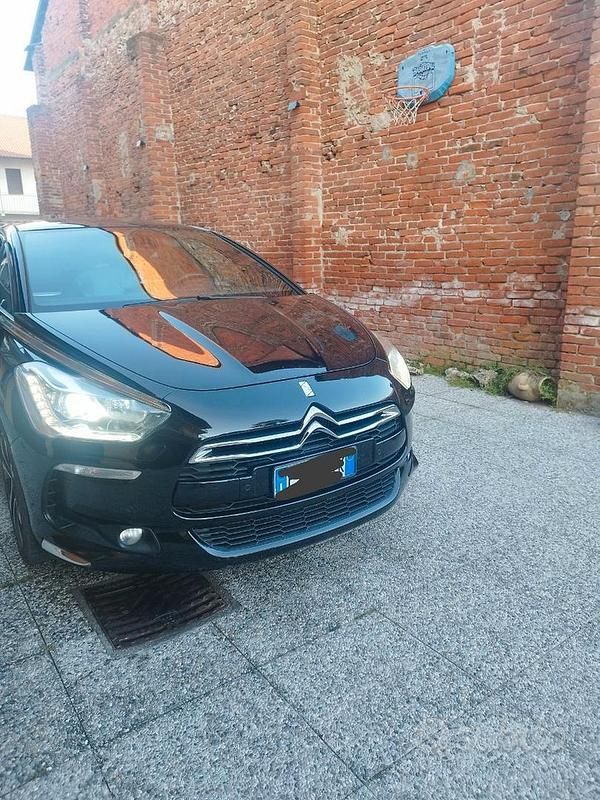 Usata Citroën DS5 166 CV (122 kW) 2013 Nero Utilitaria