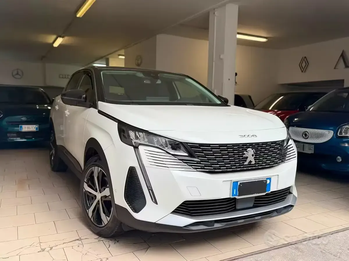 Usata Peugeot 3008 Allure 131 CV (96 kW) 2022 Bianco SUV