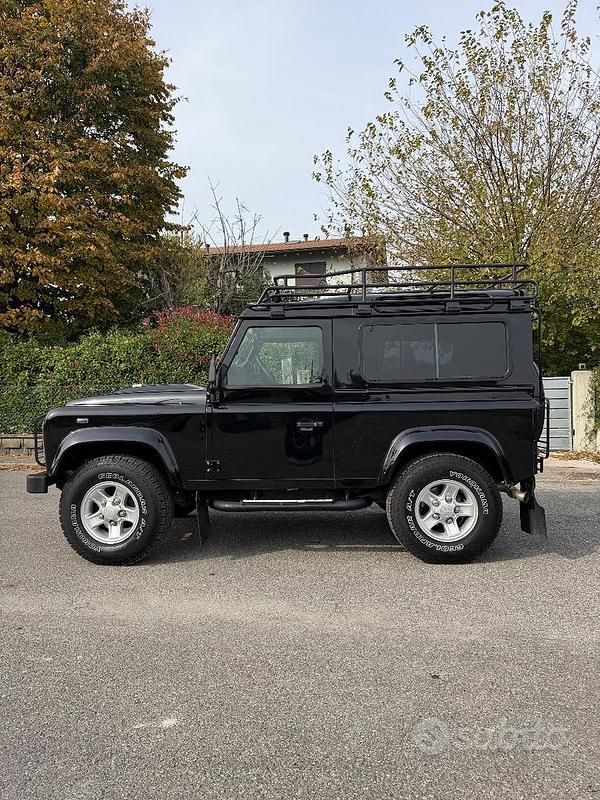 Usata Land Rover Defender Adventure 2010 Nero SUV