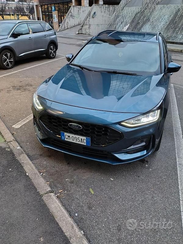 Usata Ford Focus 125 CV (91 kW) 2022 Blu Station wagon