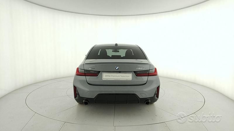 Usata BMW 320e M Sport 190 CV (139 kW) 2025 Grigio Berlina