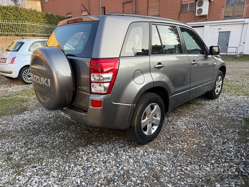 Usata Suzuki Grand Vitara 129 CV (94 kW) 2007 Grigio SUV