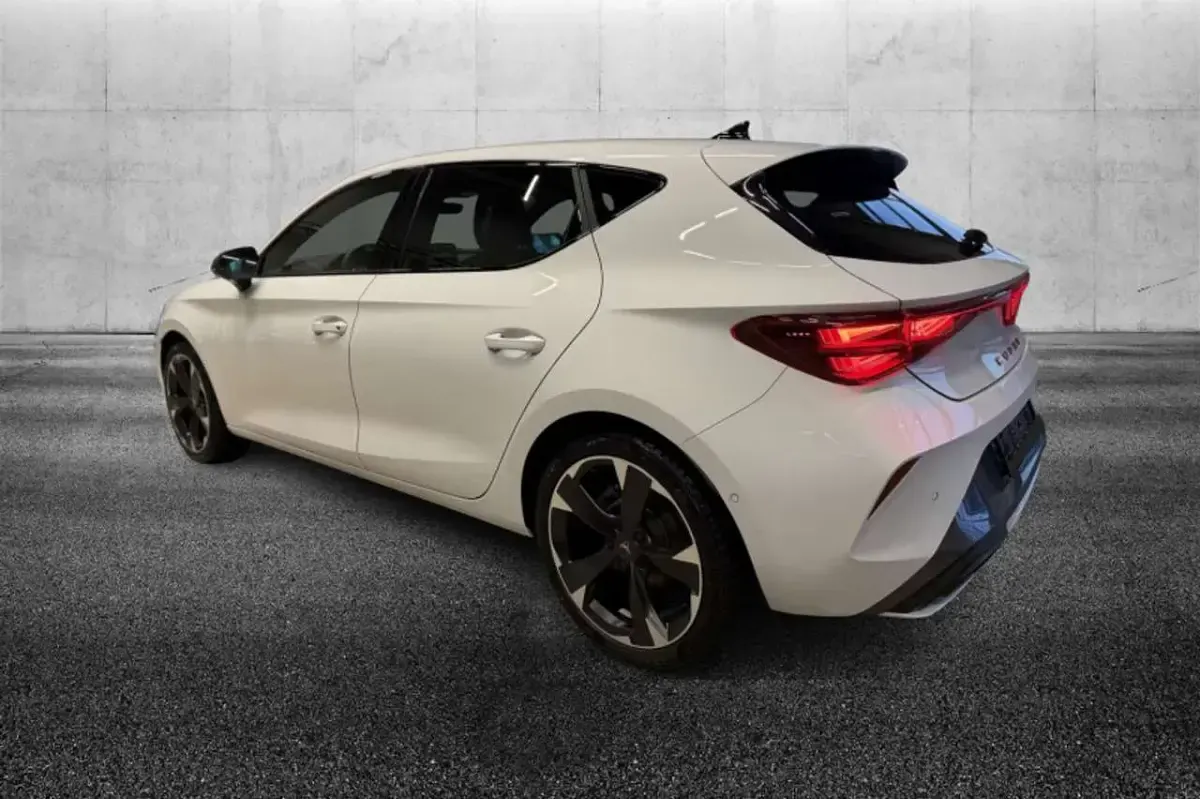 Usata Cupra Leon 150 CV (110 kW) 2025 Bianco Berlina