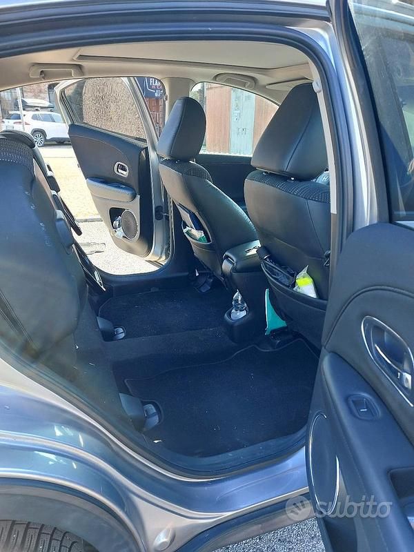 Usata Honda HR-V 120 CV (88 kW) 2017 Grigio SUV