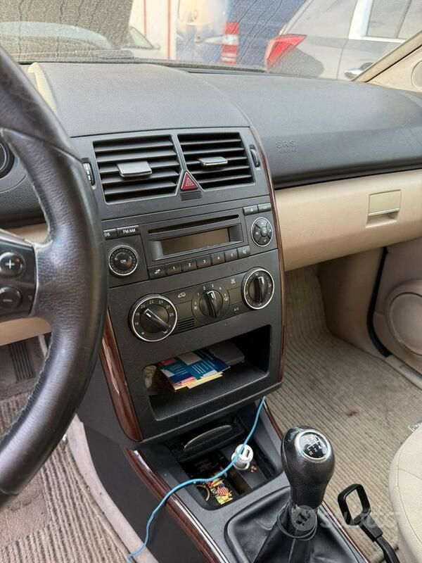 Usata Mercedes A180 Elegance 109 CV (80 kW) 2008 Blu/azzurro Monovolume