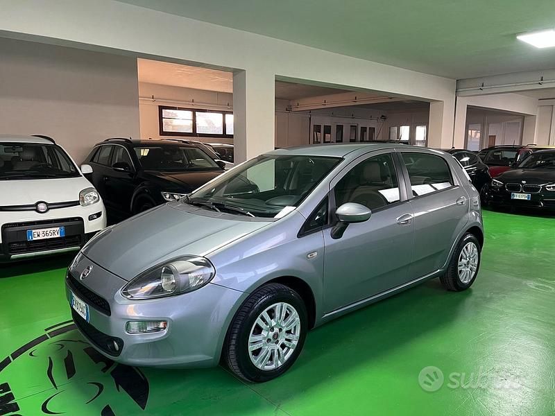 Usata Fiat Punto Lounge 77 CV (56 kW) 2013 Grigio Utilitaria