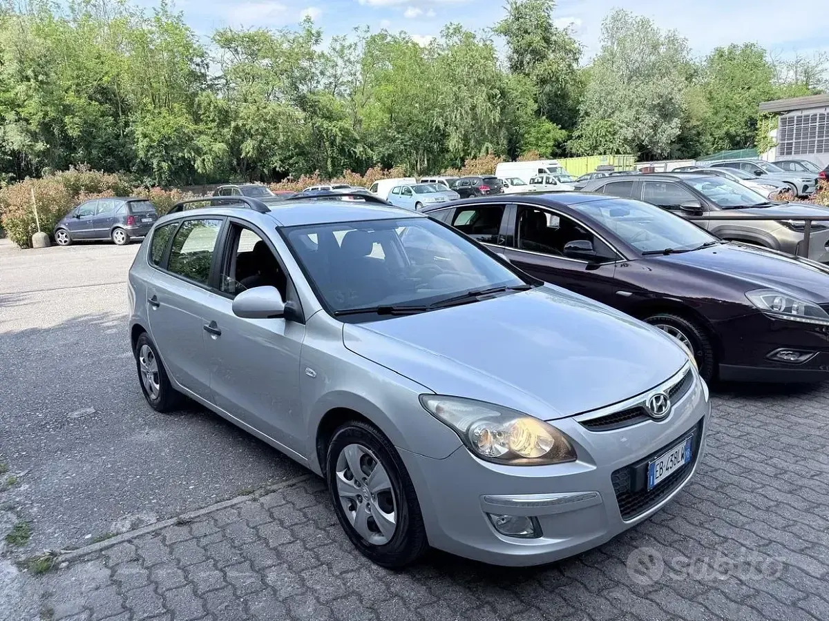 Usata Hyundai i30 Active 109 CV (80 kW) 2010 Grigio Station wagon