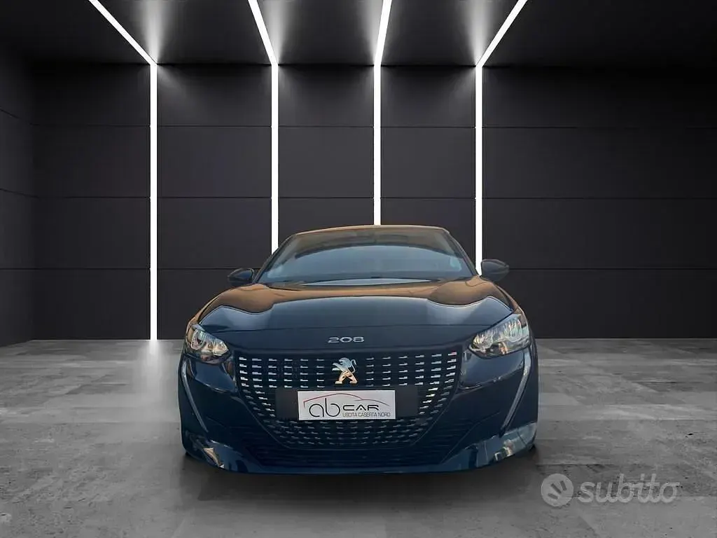 Usata Peugeot 208 Active 101 CV (74 kW) 2020 Nero Utilitaria