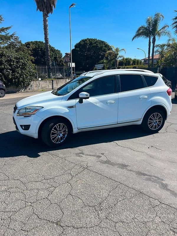 Usata Ford Kuga 136 CV (100 kW) 2012 Bianco SUV