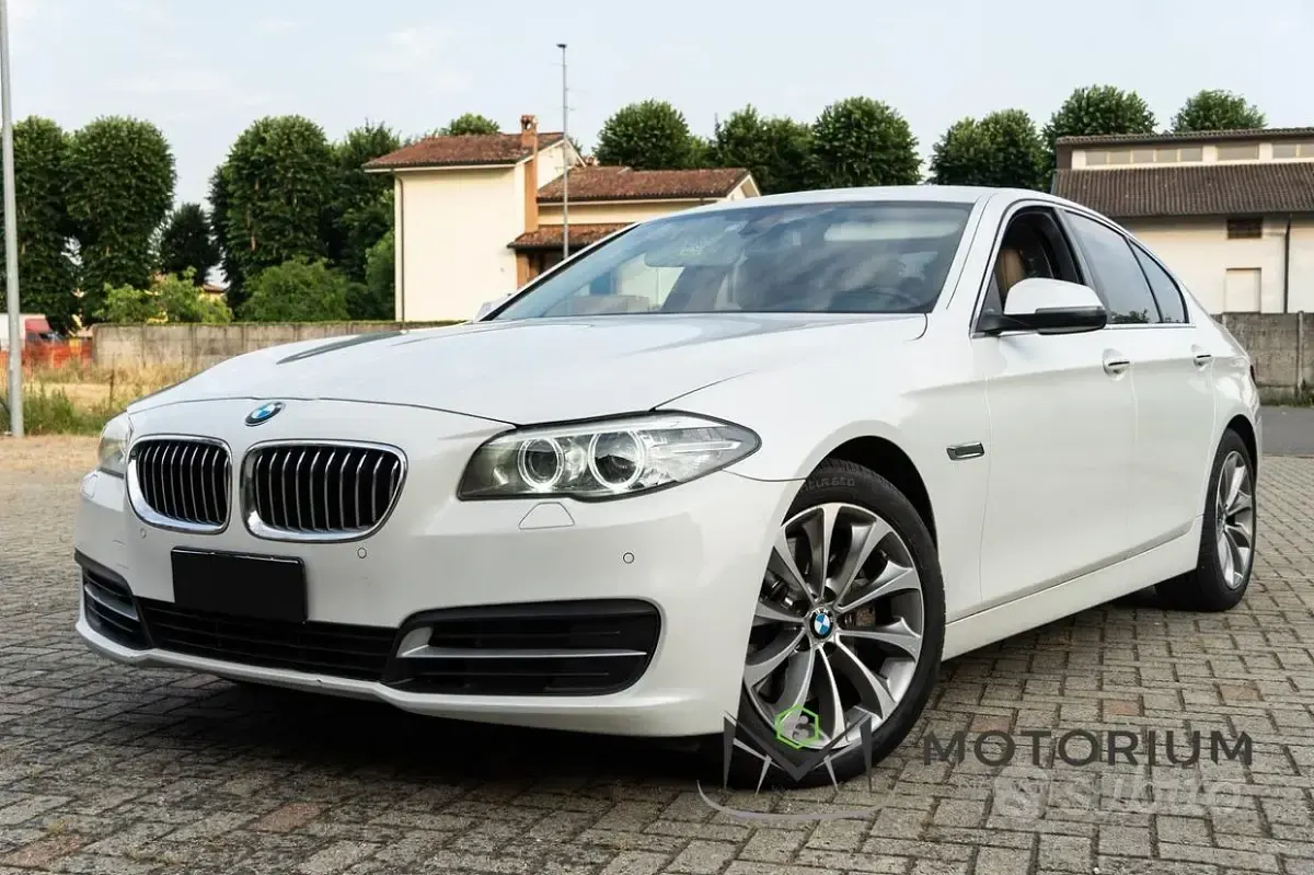 Usata BMW 530 Luxury Line 258 CV (189 kW) 2015 Bianco Berlina