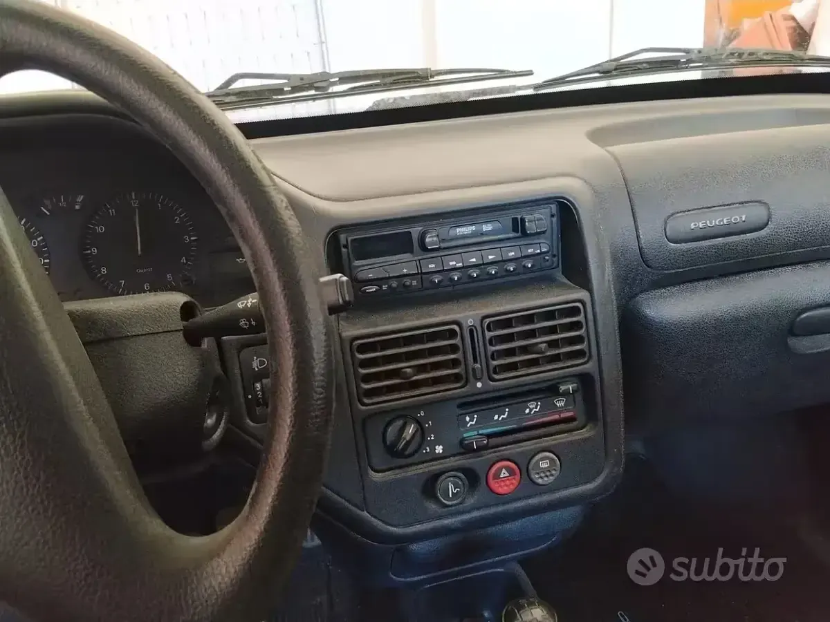 Usata Peugeot 106 50 CV (36 kW) 1998 Rosso Utilitaria