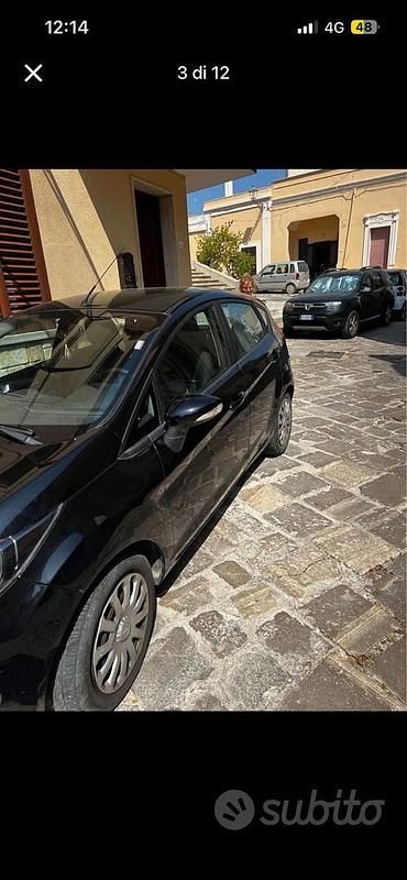 Usata Ford Fiesta 86 CV (63 kW) 2013 Nero Berlina