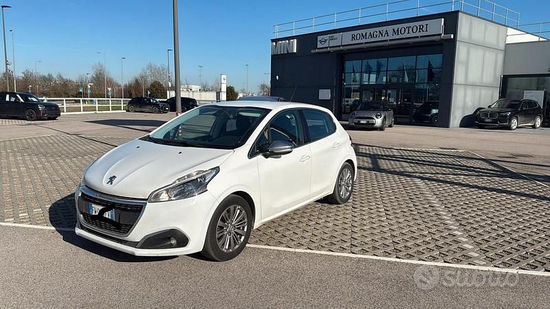 Usata Peugeot 208 Allure 82 CV (60 kW) 2019 Bianco Utilitaria
