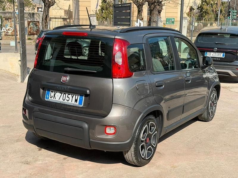 Usata Fiat Panda Sport 69 CV (50 kW) 2022 Grigio Utilitaria