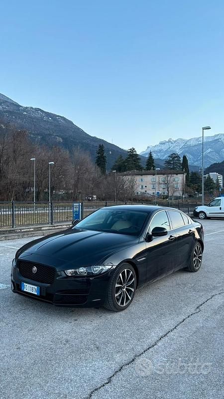 Usata Jaguar XE Business Edition 180 CV (132 kW) 2016 Nero Berlina