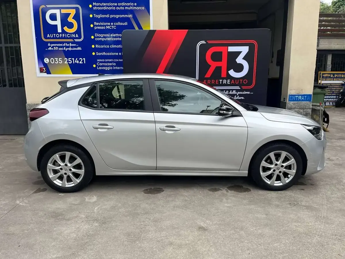 Usata Opel Corsa Elegance 75 CV (55 kW) 2023 Argento Utilitaria