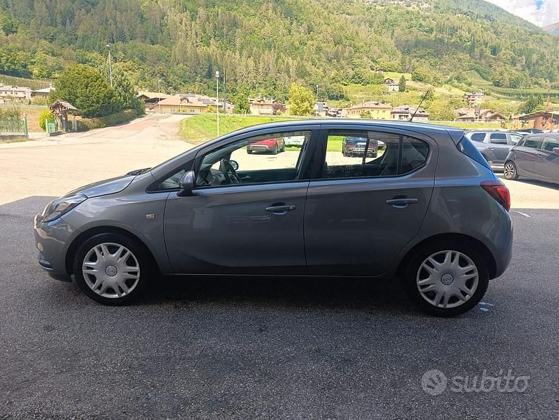 Usata Opel Corsa 90 CV (66 kW) 2019 Grigio Berlina